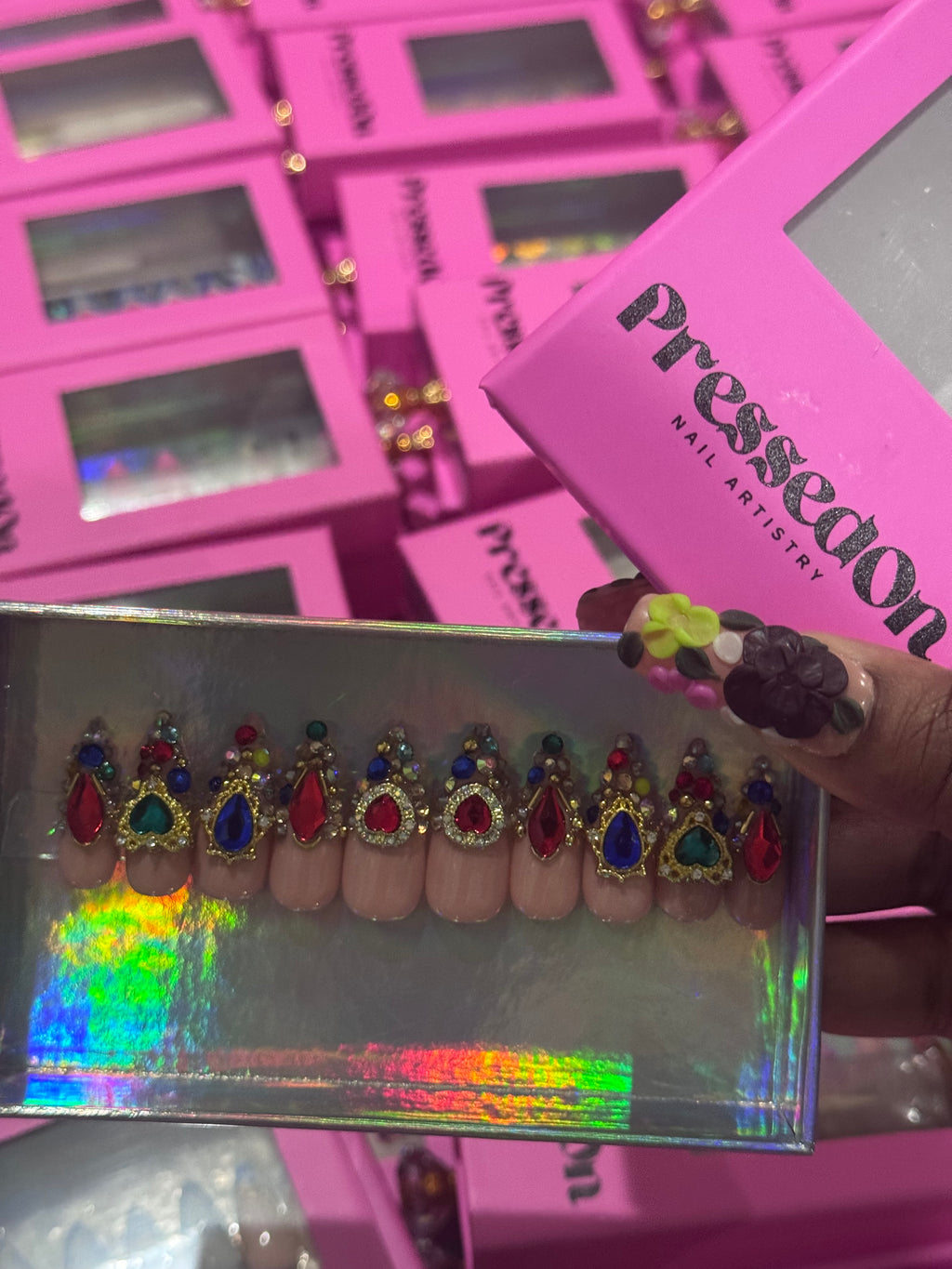 Queen’s Vault (Medium) Press-On Nails