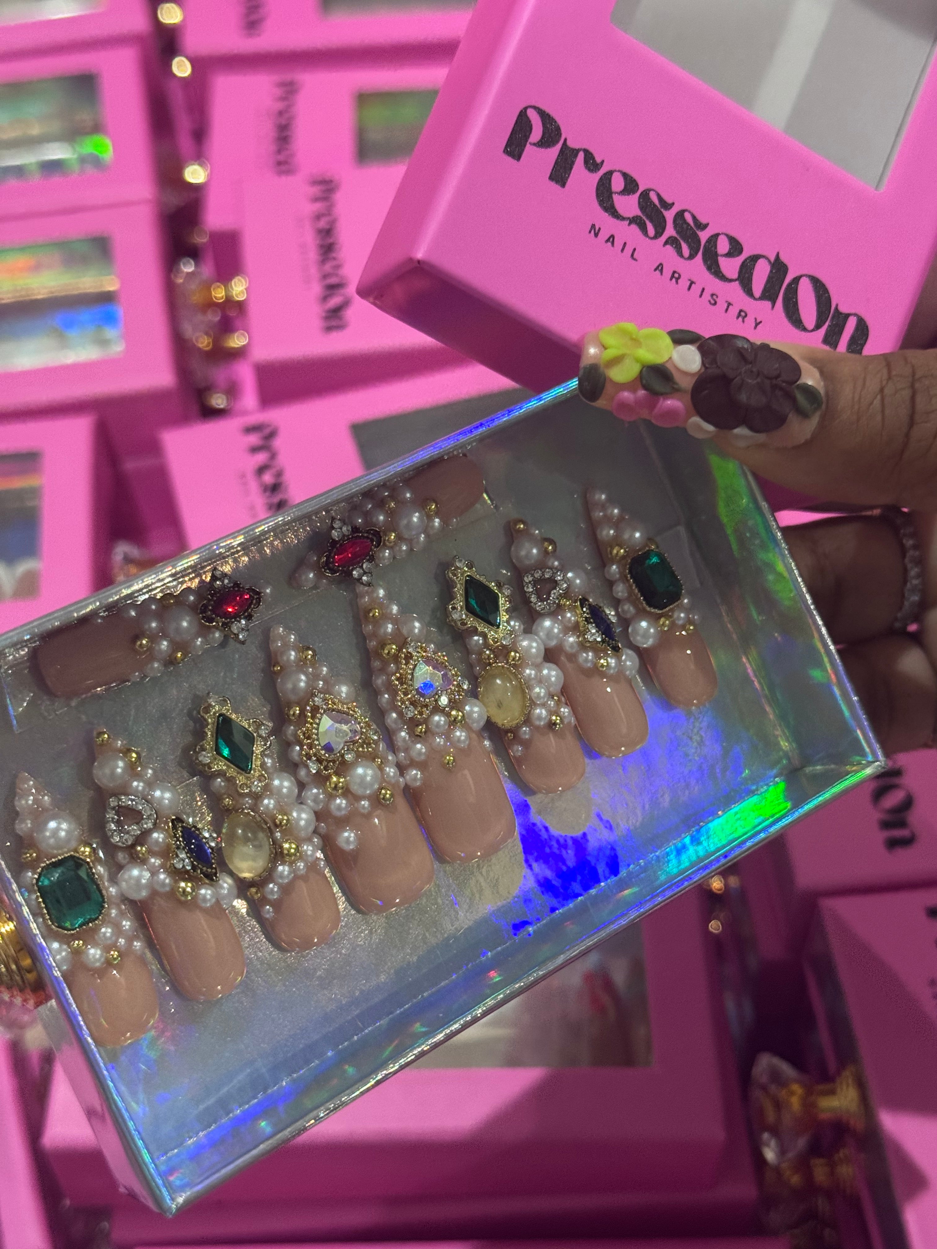 Queens Treasure (Long) Press-On Nails