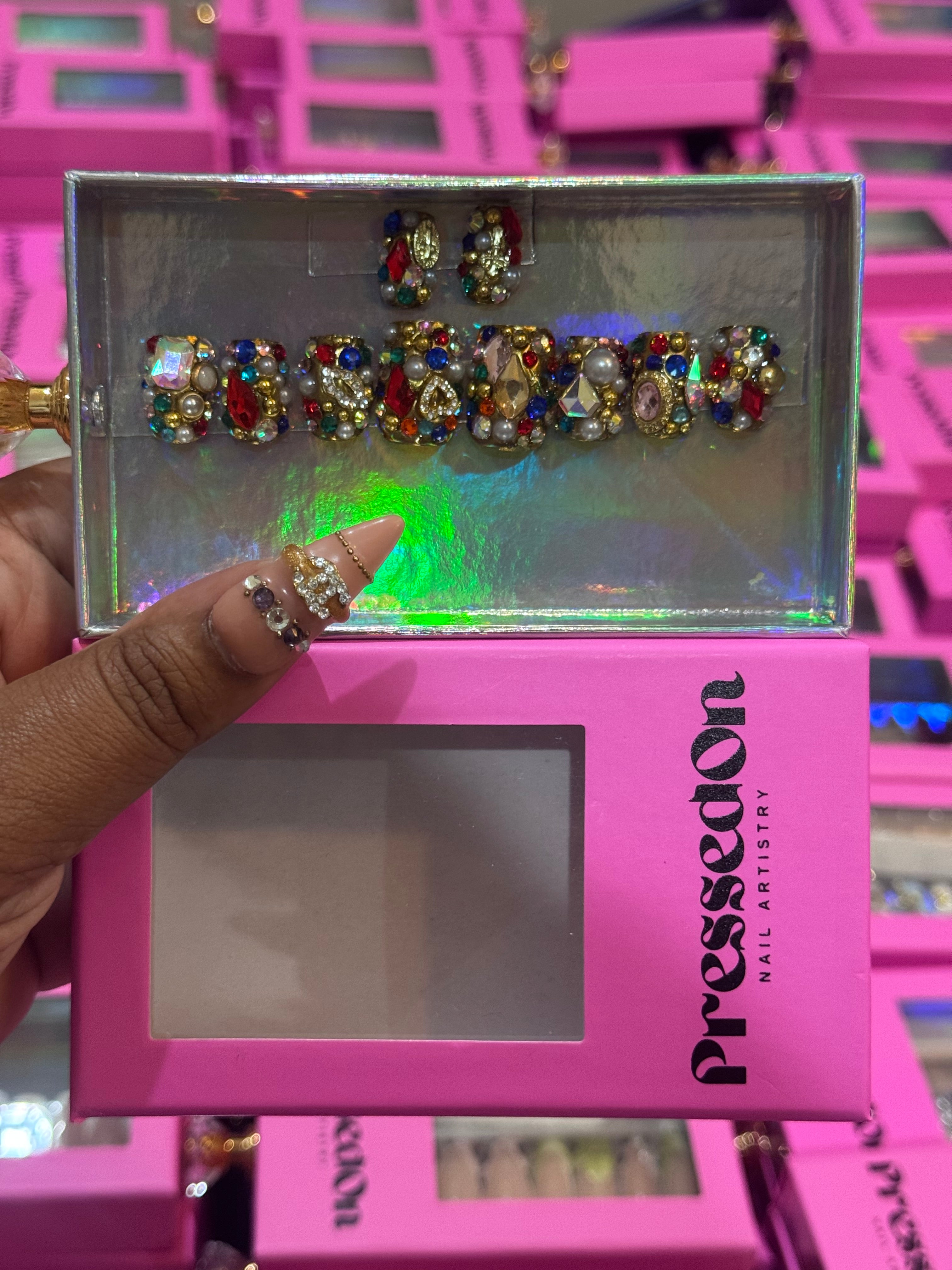 Treasure Chest (Short) Press-On Nails