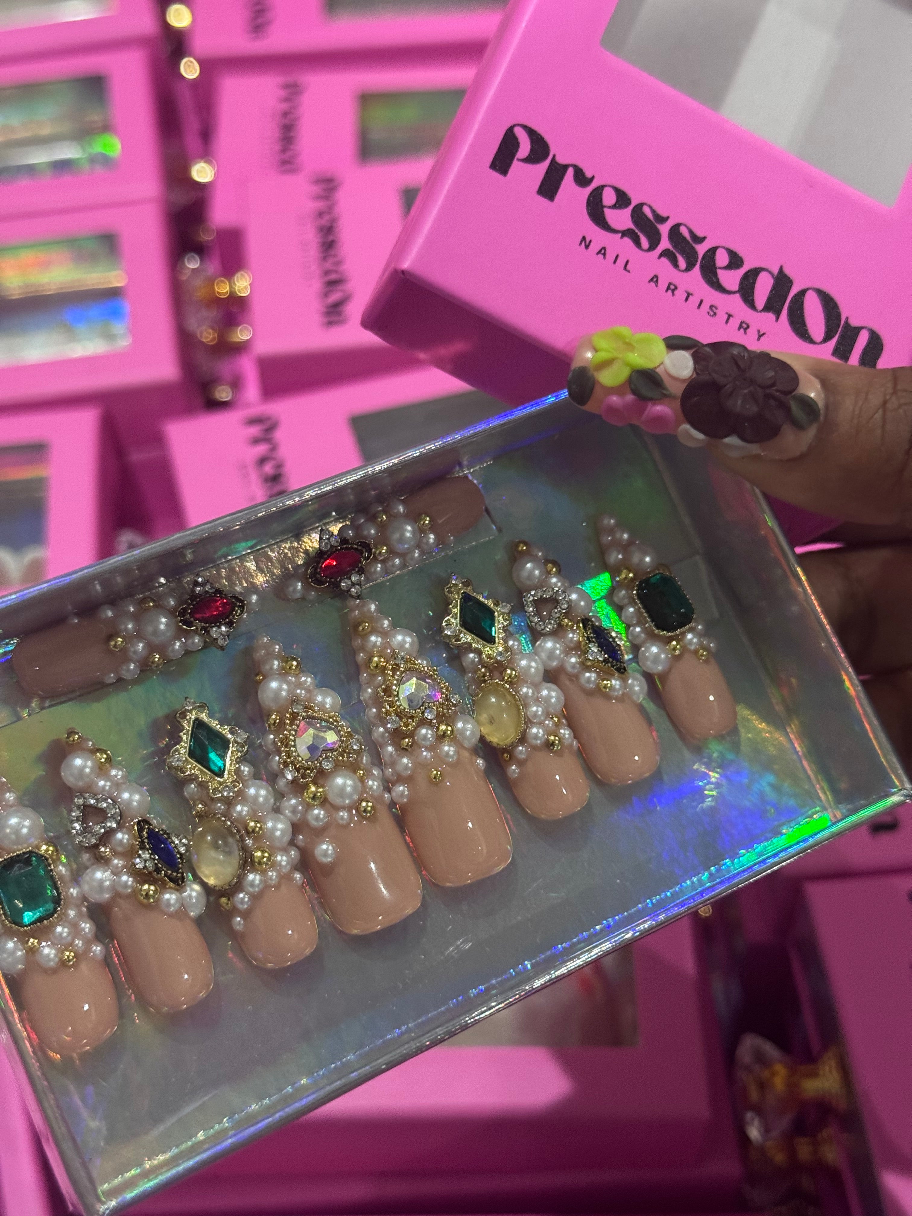 Queens Treasure (Long) Press-On Nails