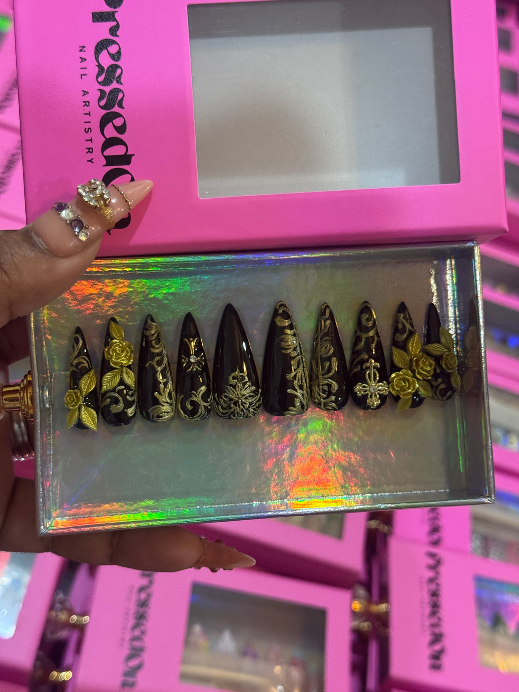 Queen’s Garden (Medium) Press-On Nails