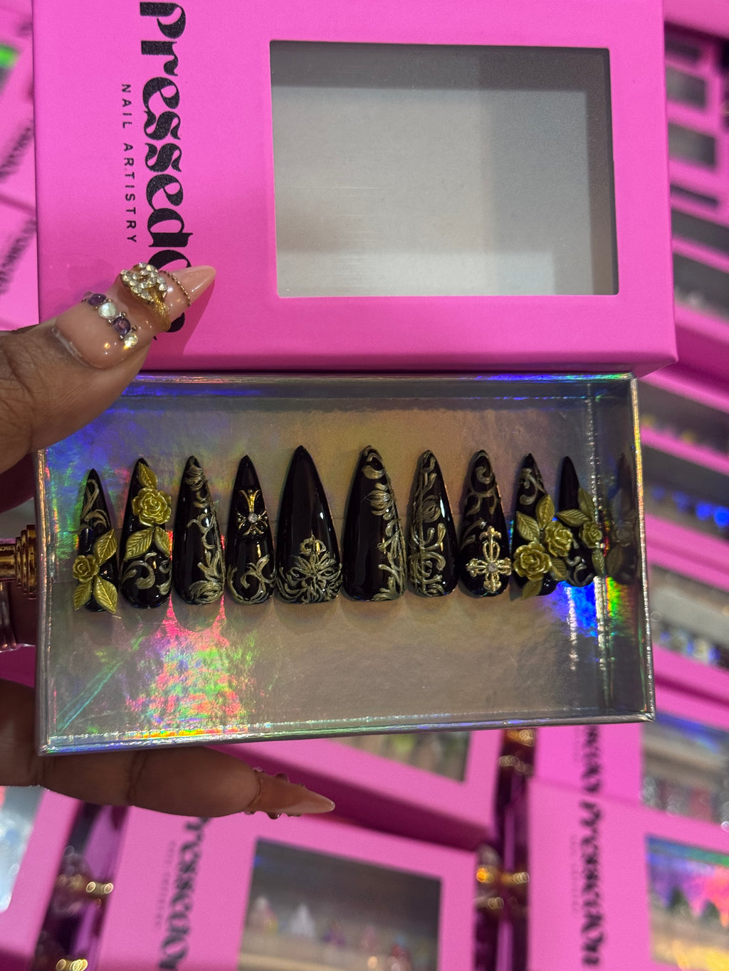 Queen’s Garden (Medium) Press-On Nails