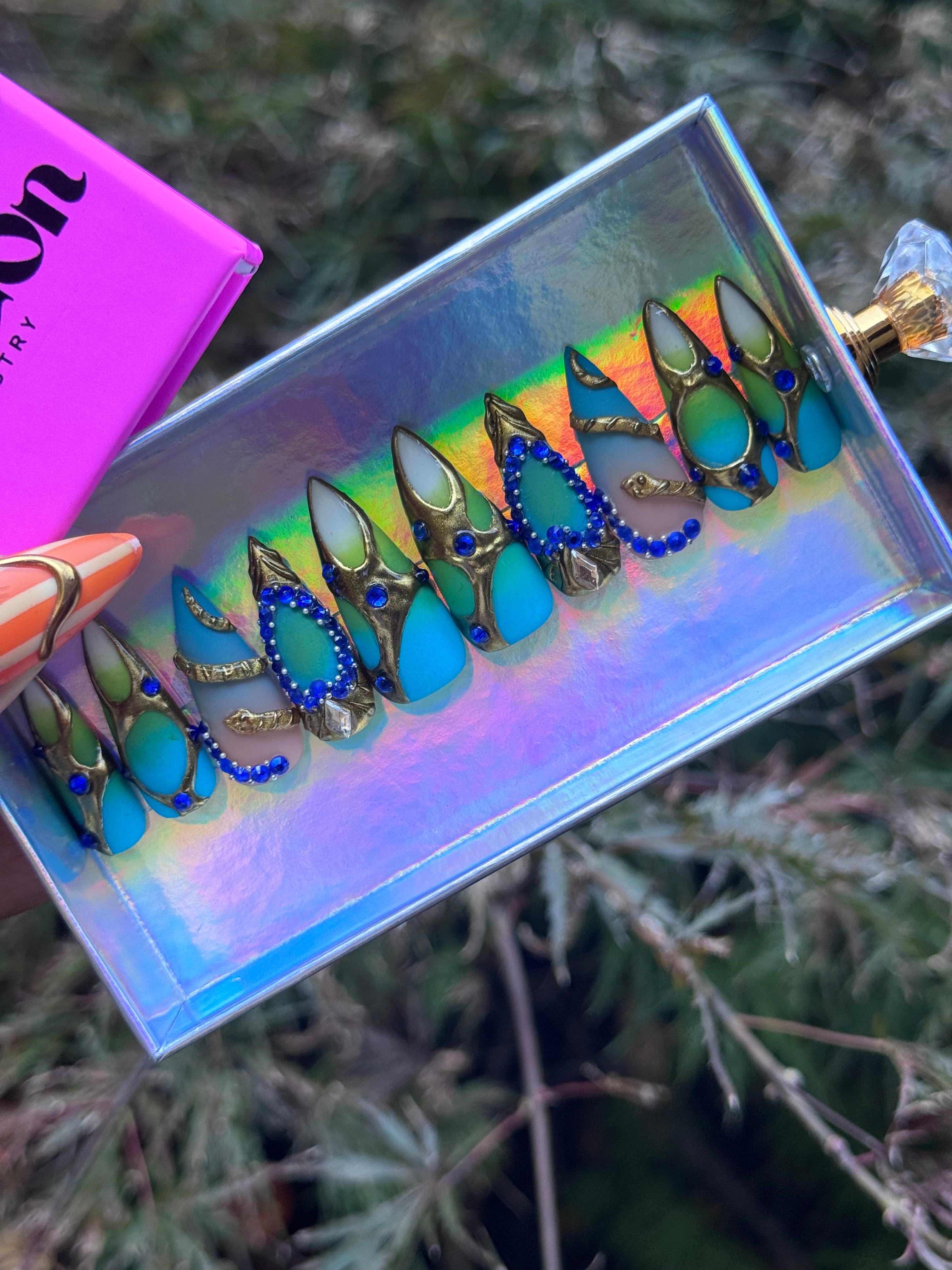 Aqua Empress (Medium)