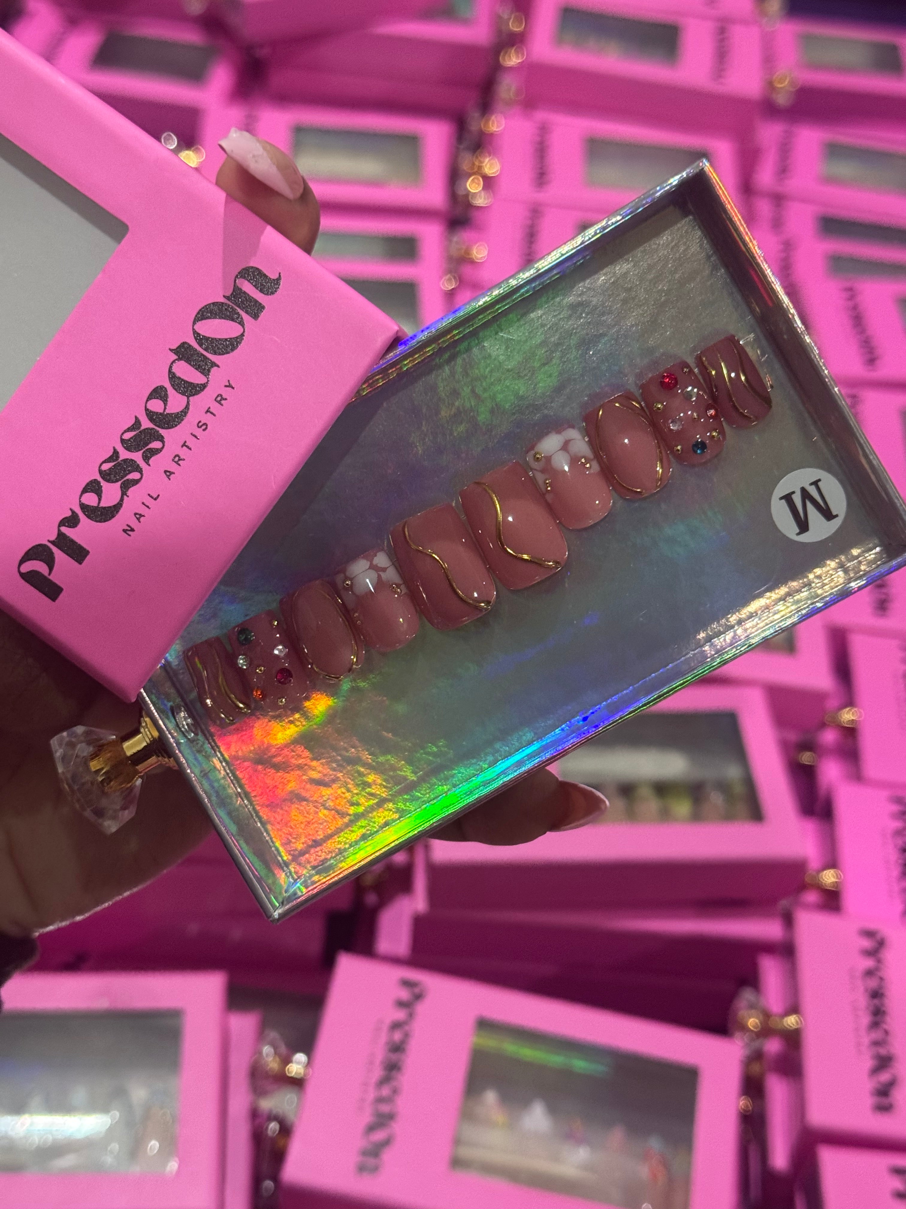 Majestic Motion (Short) Press-On Nails