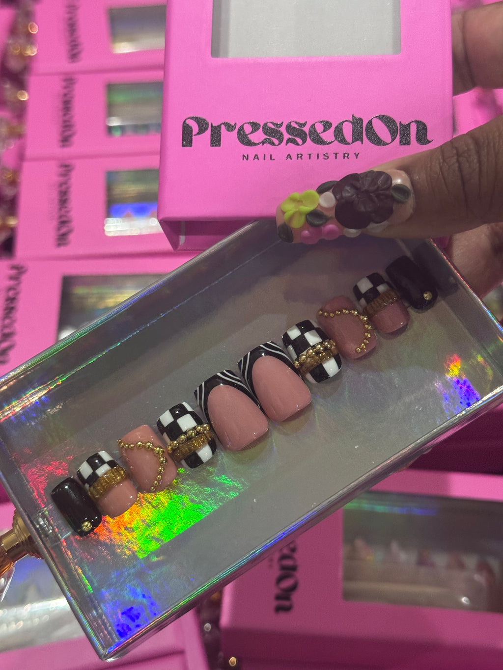 Checkmate Chic (Short) Press-On Nails