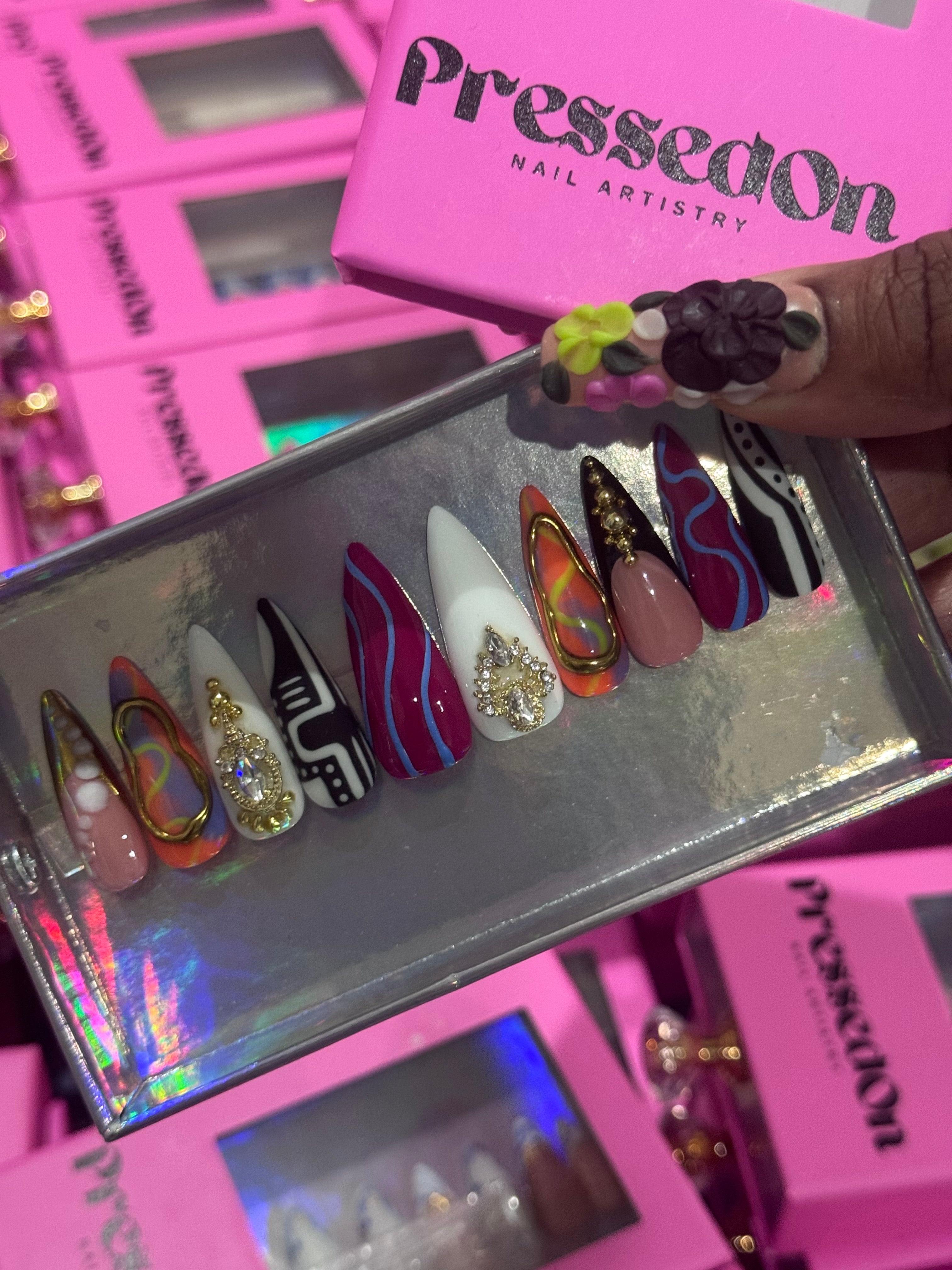 Gallery Glam (Medium) Press-On Nails