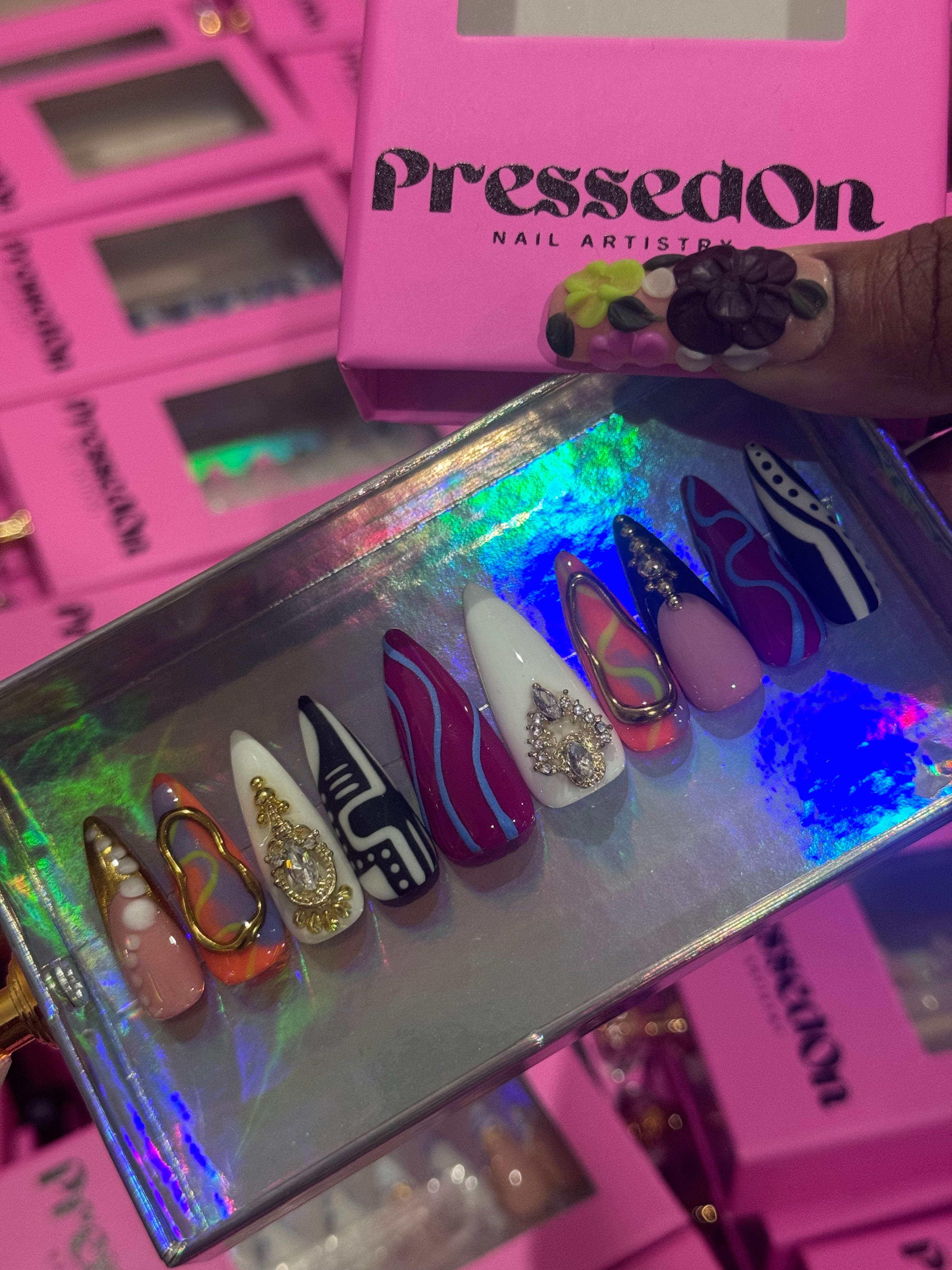 Gallery Glam (Medium) Press-On Nails