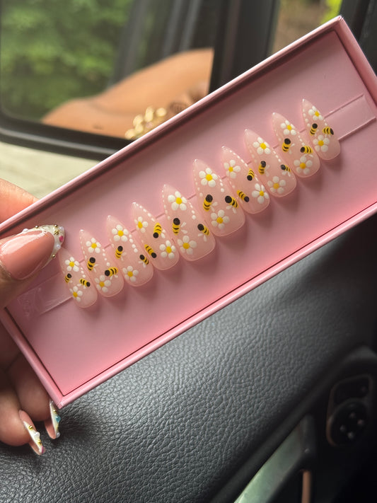 BEE HAPPY (Short)