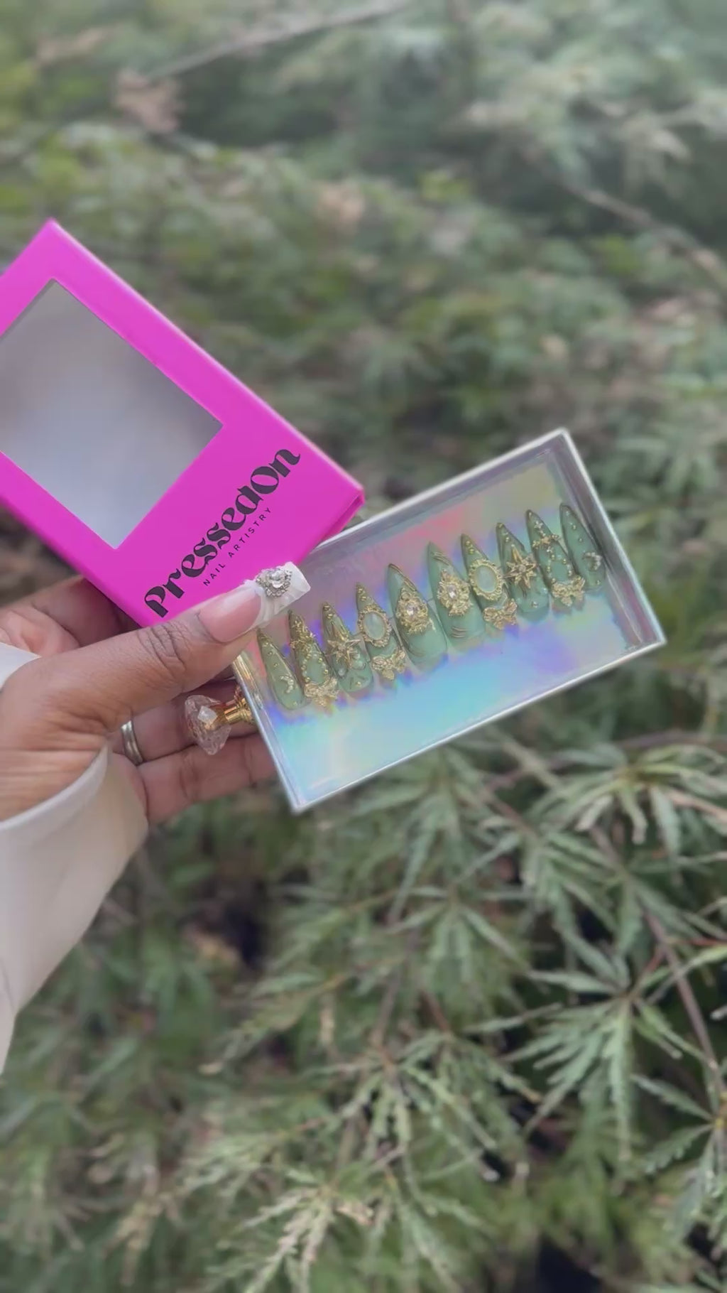 Emerald Empress (Medium)