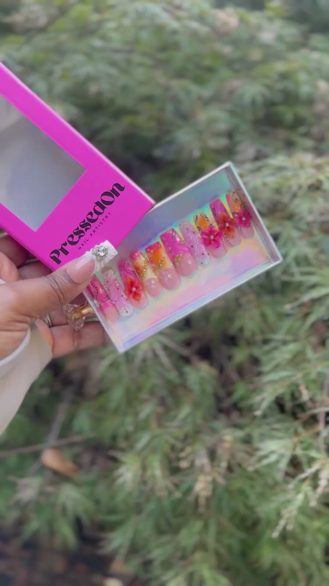 Island Bloom (Medium)